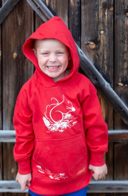 Röd ekologisk tröja för barn med ekorre